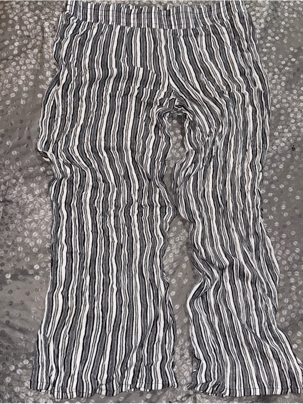 Apt. 9 women's black and white vertical striped wide-leg pants